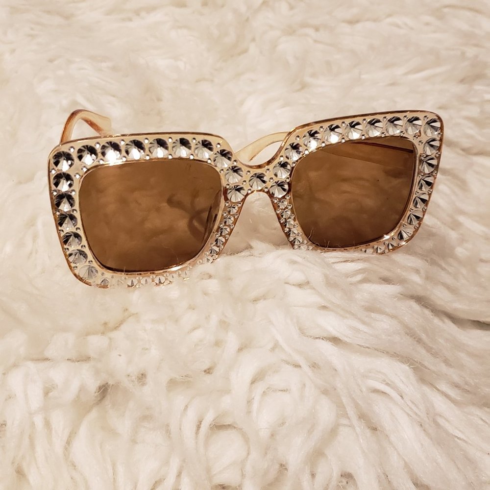 CHAMPAGNE BLINGED OUT GLASSES